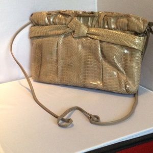 Very nice shoulder bag- LYLLERA